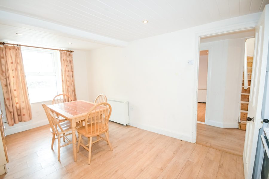 11_Dining Area