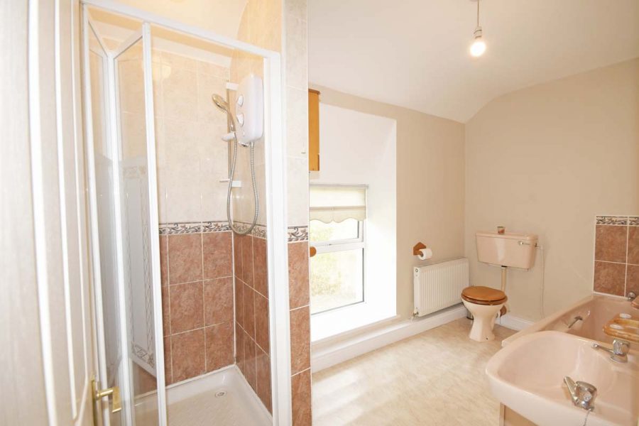 13_Bathroom