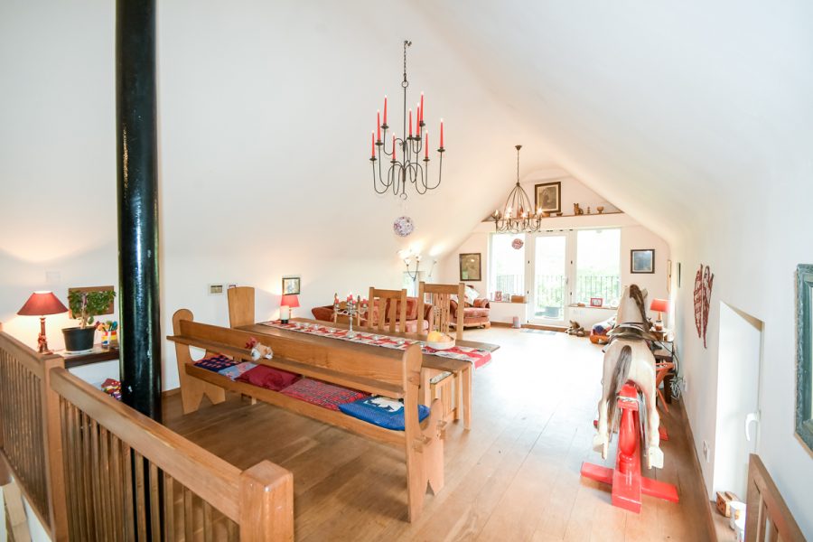 13_Dining Living Area