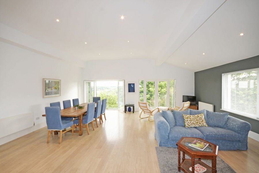 15_Dining and Living Area