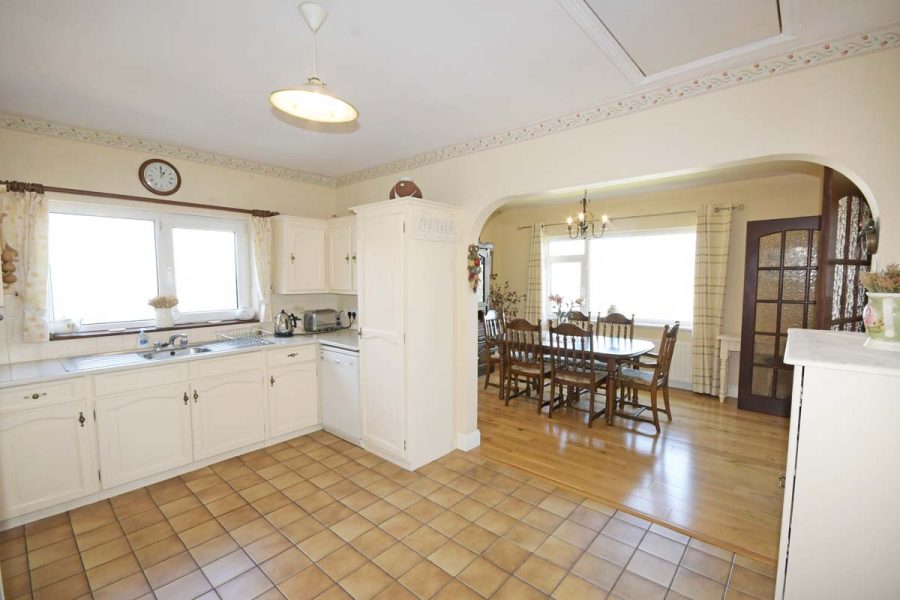 16_Kitchen & Dining Area