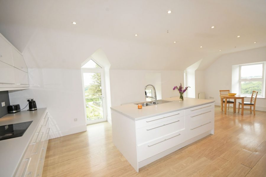 17_Kitchen Dining Area