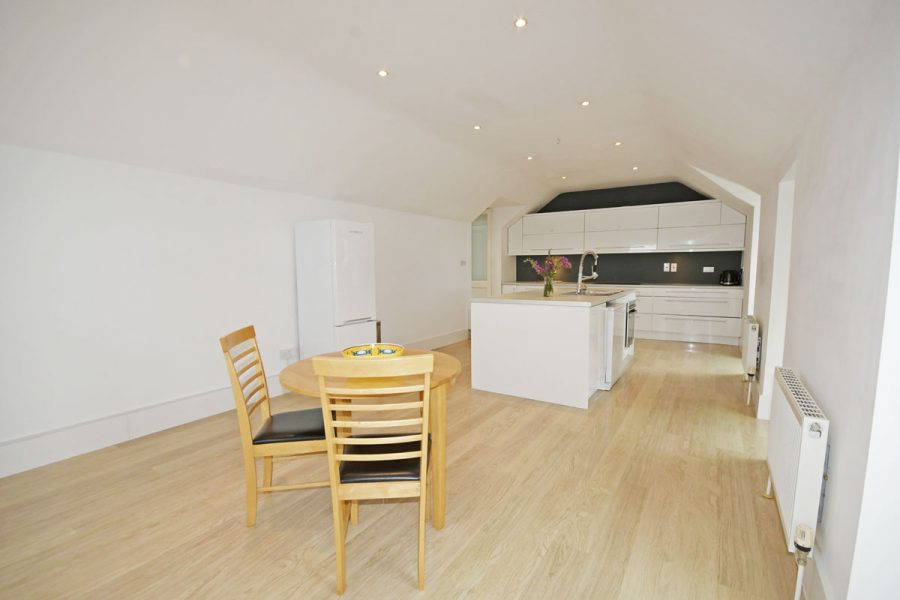 18_Dining & Kitchen Area