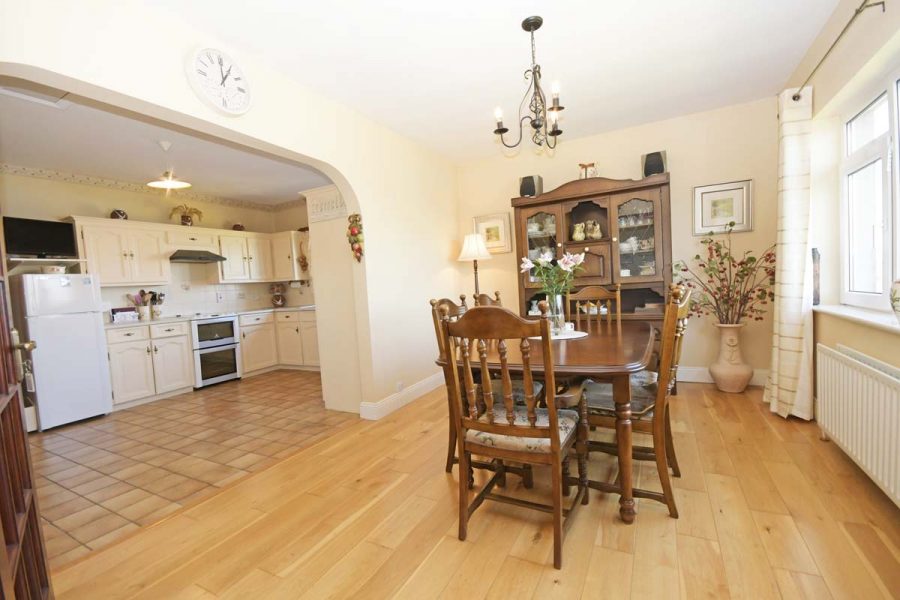 18_Dining & Kitchen Area