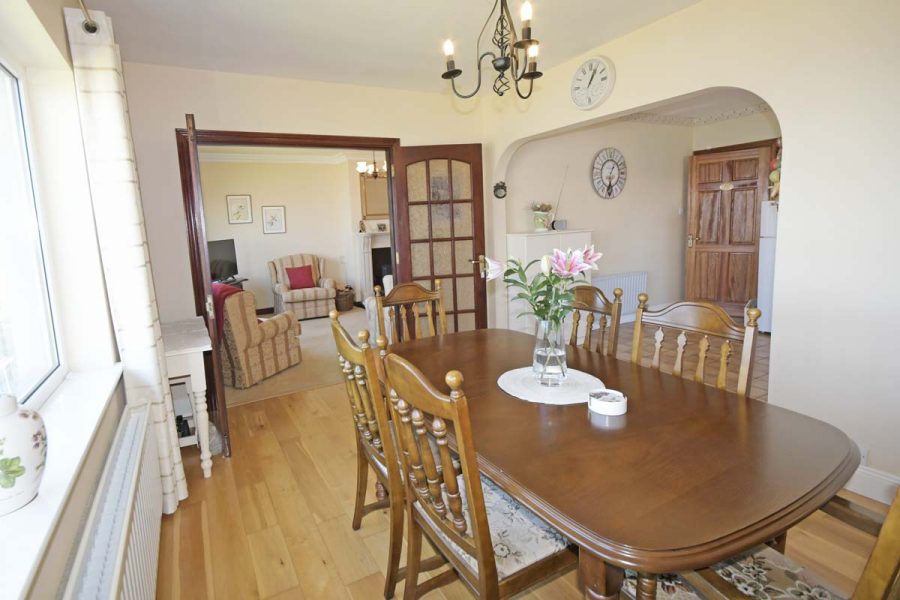 19_Dining & Living Area