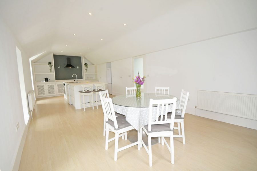 23_Guest Kitchen