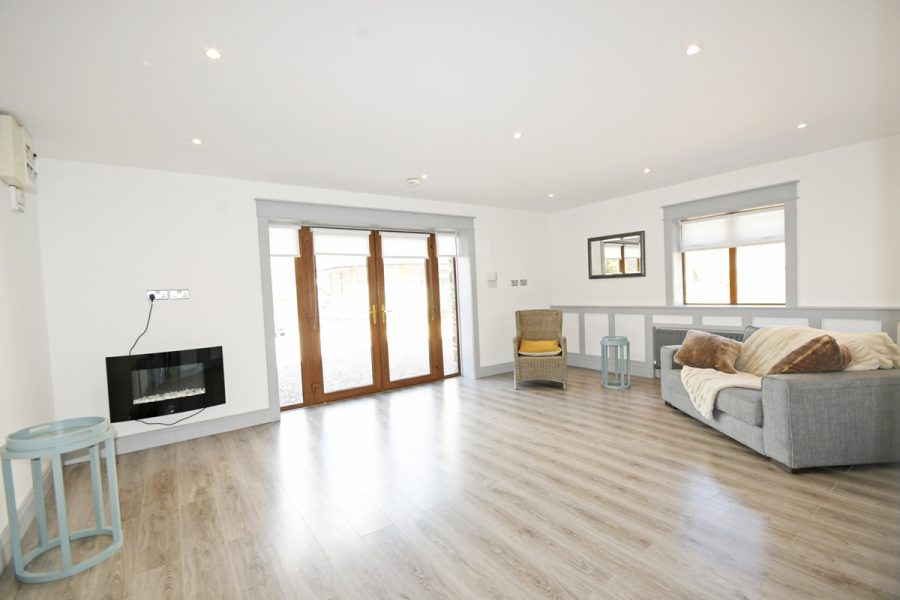2_Living Room