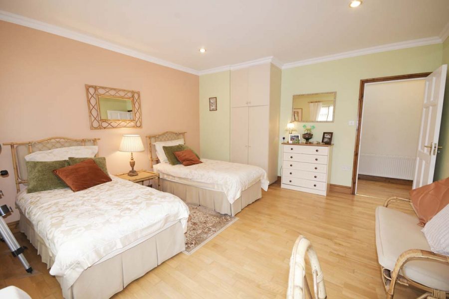 32_Bedroom_1