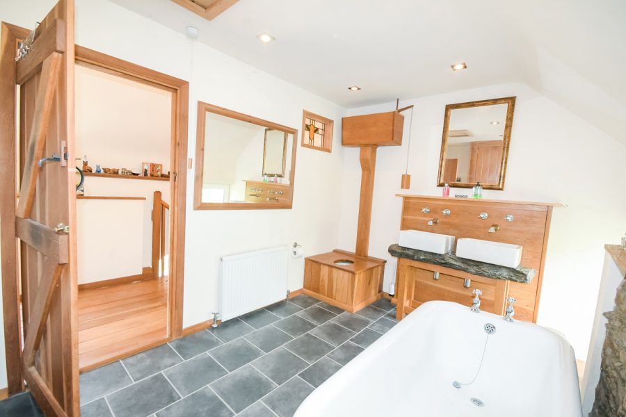 32_Family Bathroom