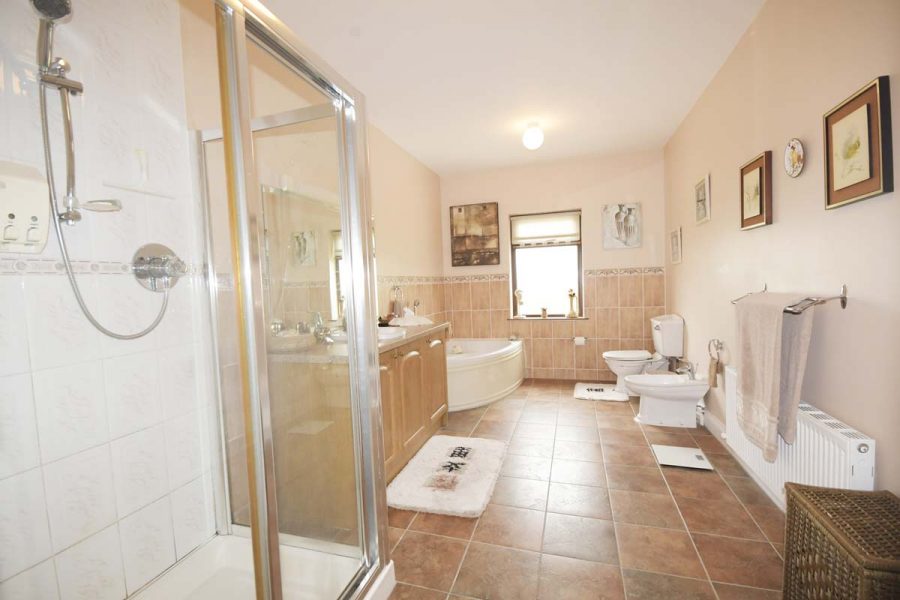 36_Family Bathroom