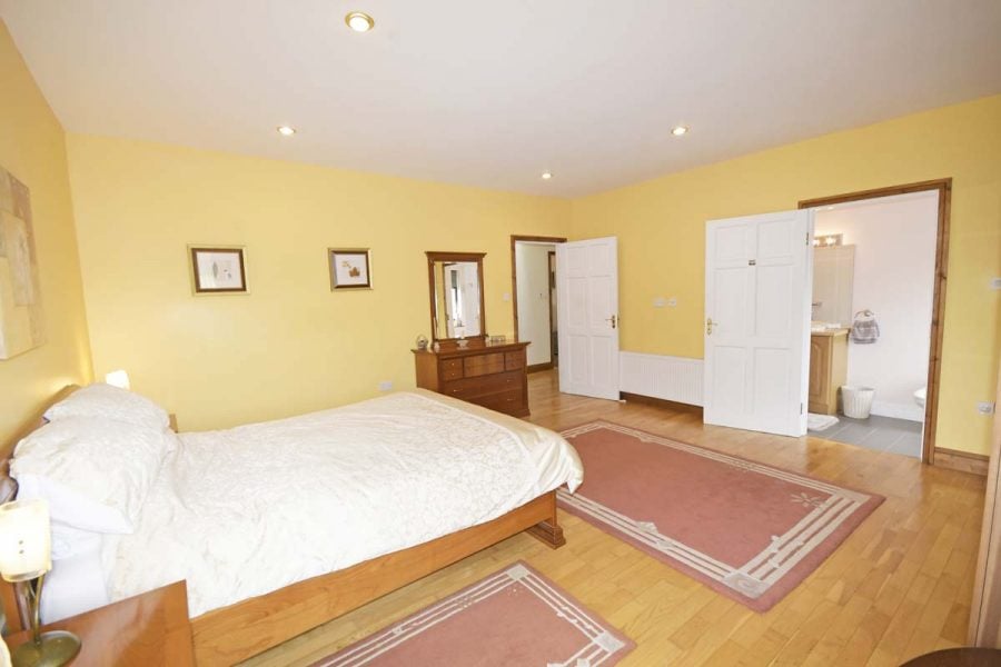 38_Master_Bedroom