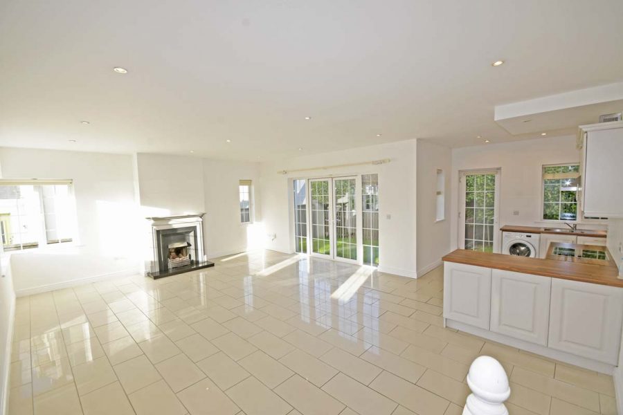 4_Kitchen Dining Living Area