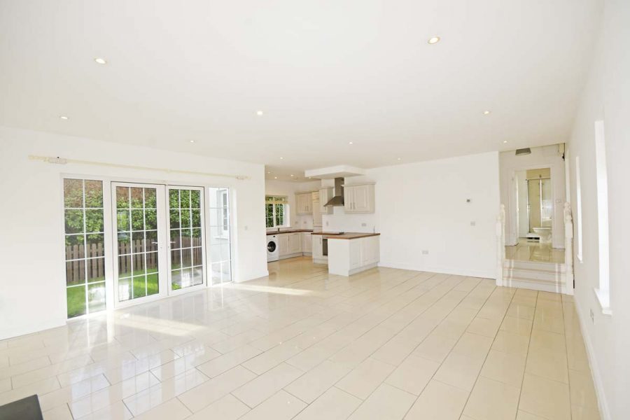 5_Living & Kitchen Dining Area