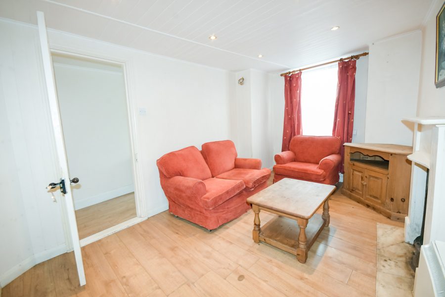 7_Living Room