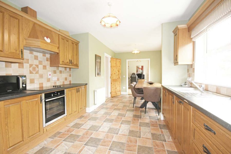12_Kitchen Dining Area
