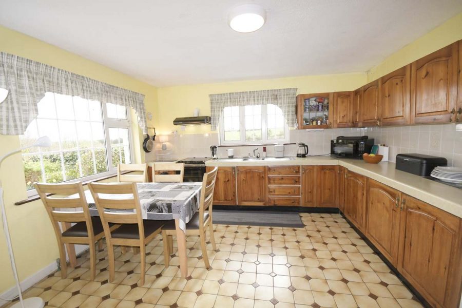 18_Kitchen Dining Area