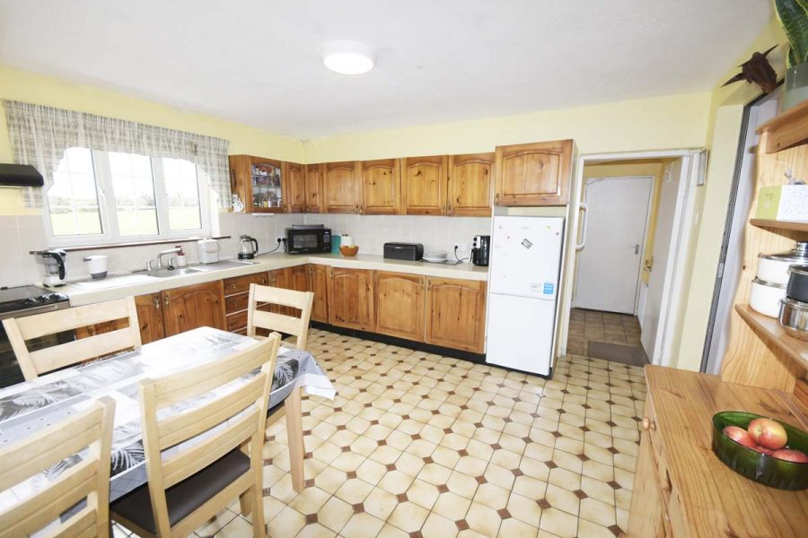 19_Kitchen Dining Area