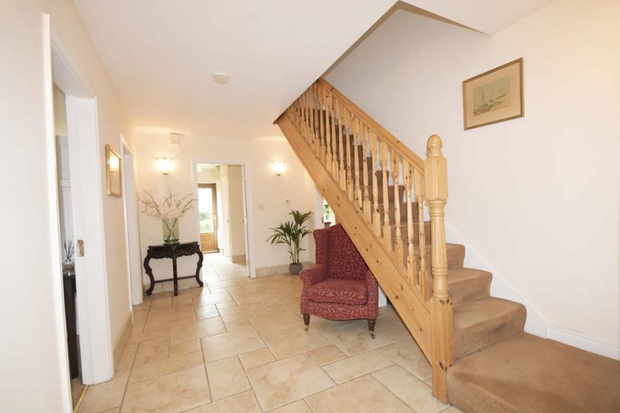 20_Hall & Stairs