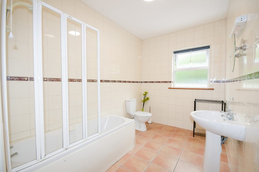 8_Bathroom